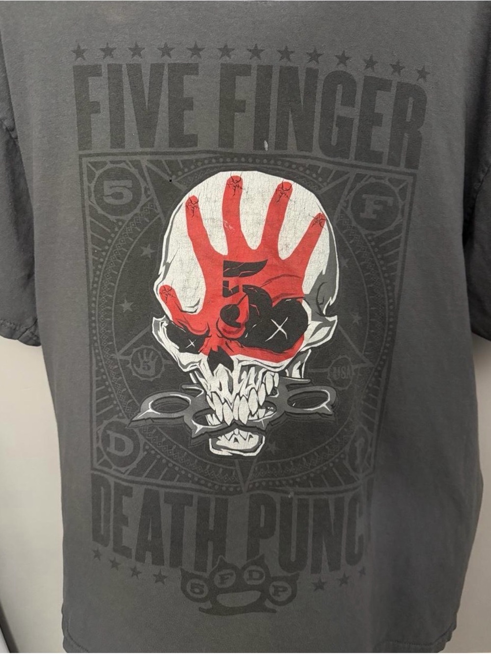 Men's Vintage Five Finger Death Punch Band Tee Size XL Distressed and Fading